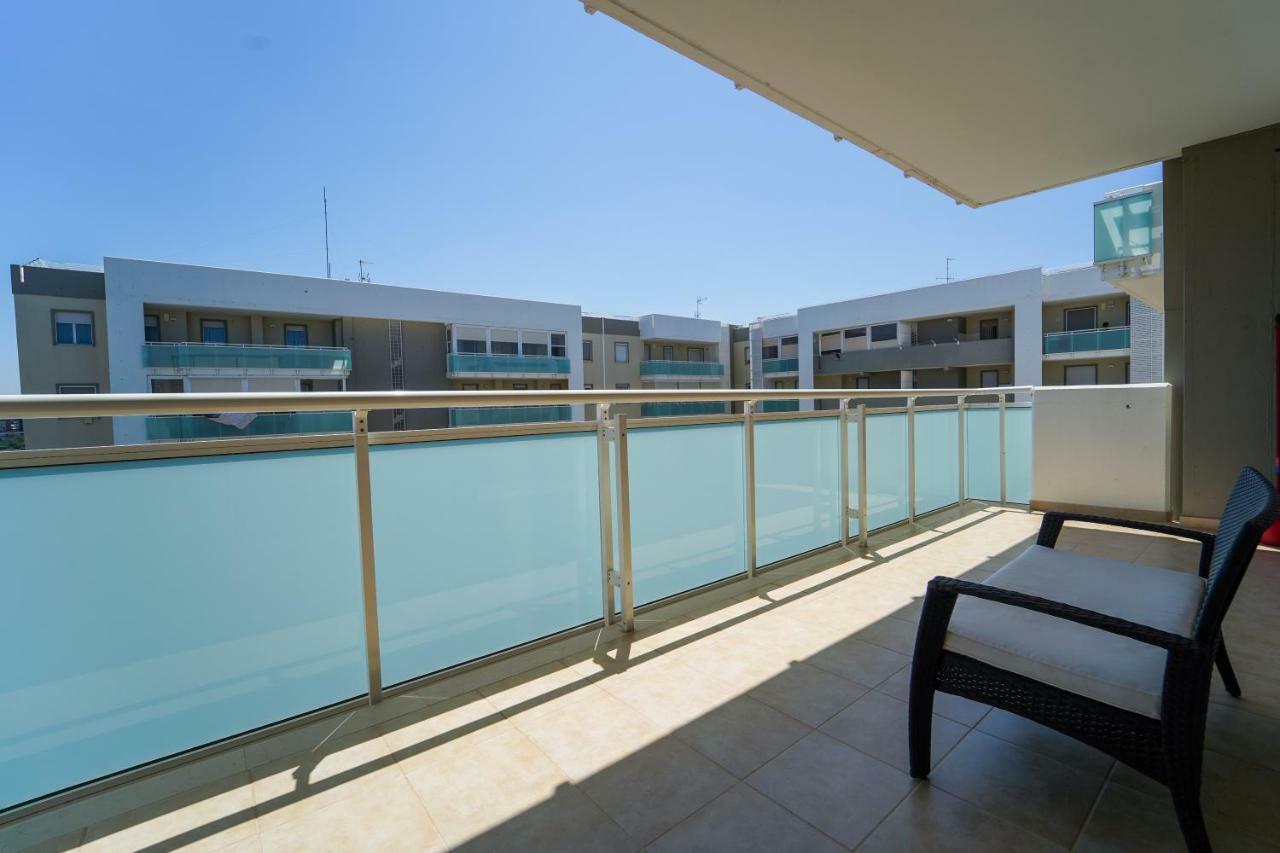 Wojtyla Airport Bari Panzió Kültér fotó